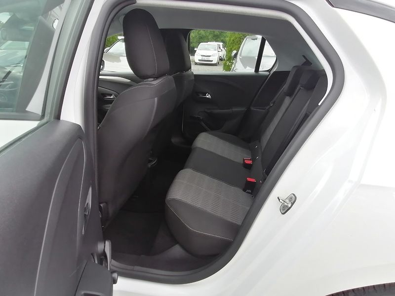 Opel Corsa (2023) 1.2 Turbo 74kW - fotka 10 z 18