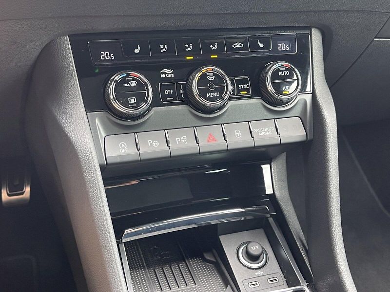 Škoda Karoq (2025) Sportline 2.0 TDI 110kW 4x4 DS - fotka 13 z 35