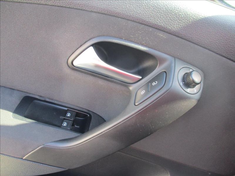 Volkswagen Polo 1,2 i,klimatizace, ABS,ASR, - fotka 28 z 31