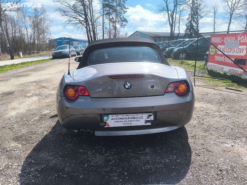 BMW Z4 6V,KRÁSNÁ,VÝBAVA,ALU,+HARDTOP - fotka 17 z 33