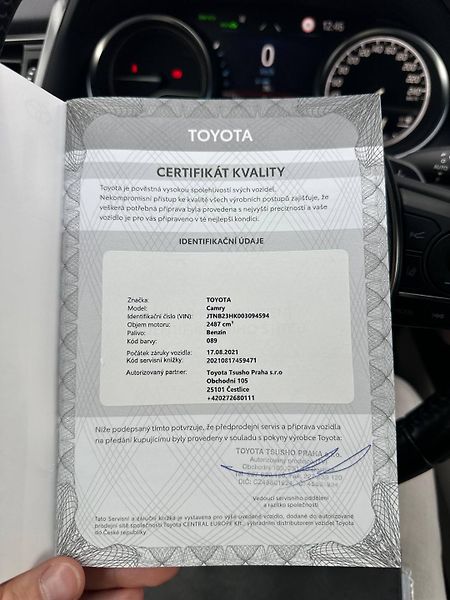 Toyota Camry (2021) 2.5 HEV EXECUTIVE AUTOMAT - fotka 35 z 37
