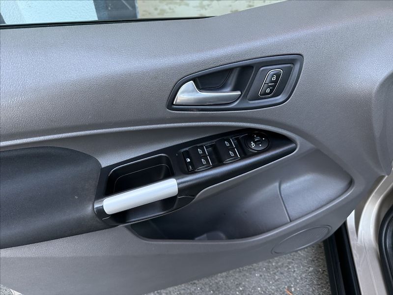 Ford Tourneo Connect 1,5 Titanium,88kW,Long,AT,1maj - fotka 20 z 30