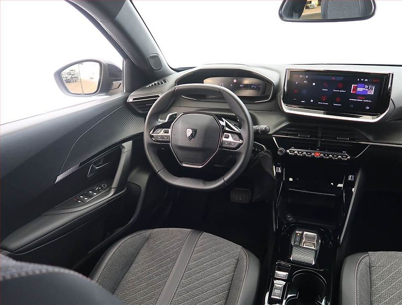 Peugeot 2008 (2025) 1.2 PureTech - fotka 7 z 23