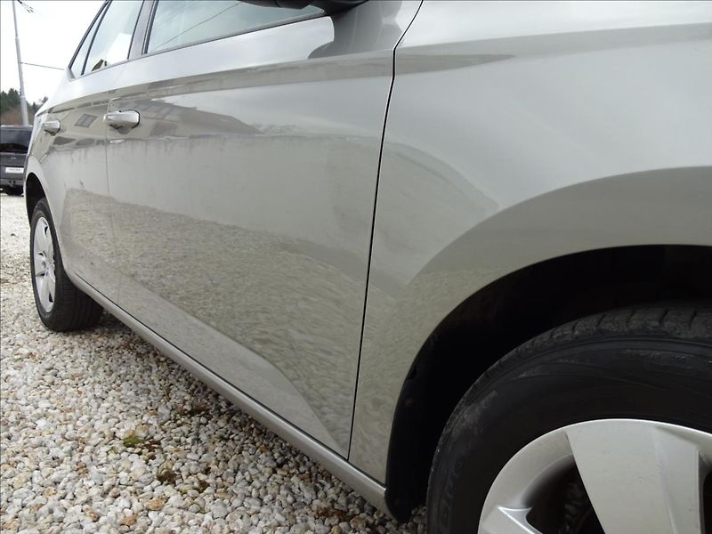 Škoda Fabia III 1.0TSI 70 kW STYLE - fotka 10 z 51