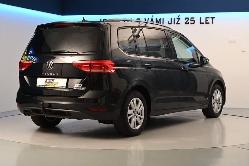 Volkswagen Touran (2023) 2.0 LED DSG ACC Tažné COMFORTL - fotka 5 z 32