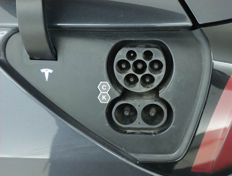 Tesla Model Y (2022) Long Range AWD 79kWh, SoH 89% - fotka 23 z 24