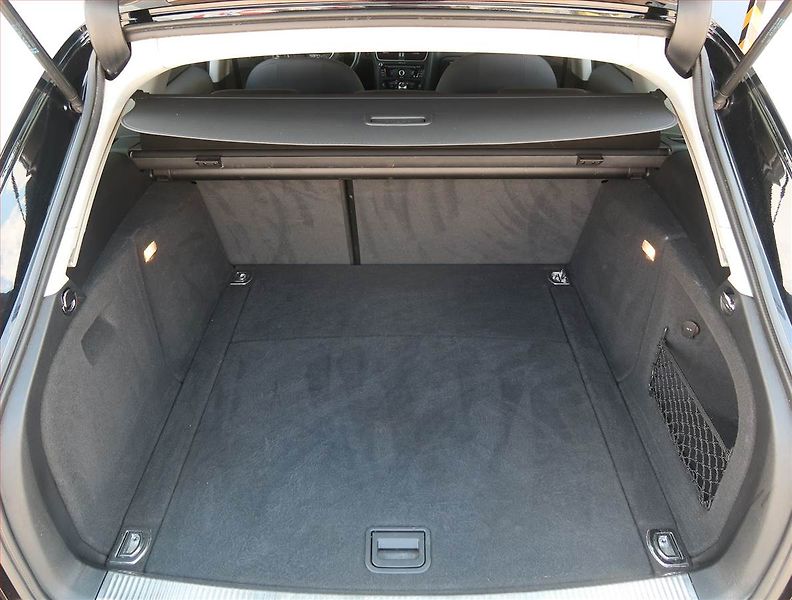 Audi A4 (2015) Ambiente 1.8 TFSI, Serv.kniha - fotka 13 z 17