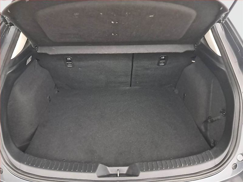Mazda 3 (2016) 2.0 Skyactiv-G, Navi - fotka 14 z 21