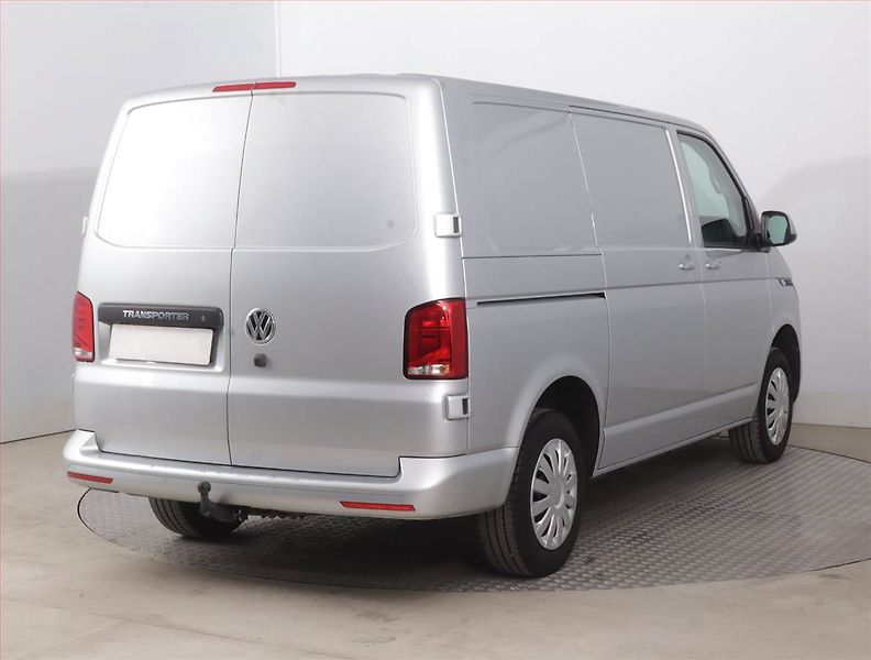 Volkswagen Transporter (2023) 2.0 TDI, ČR, 1Maj - fotka 5 z 16