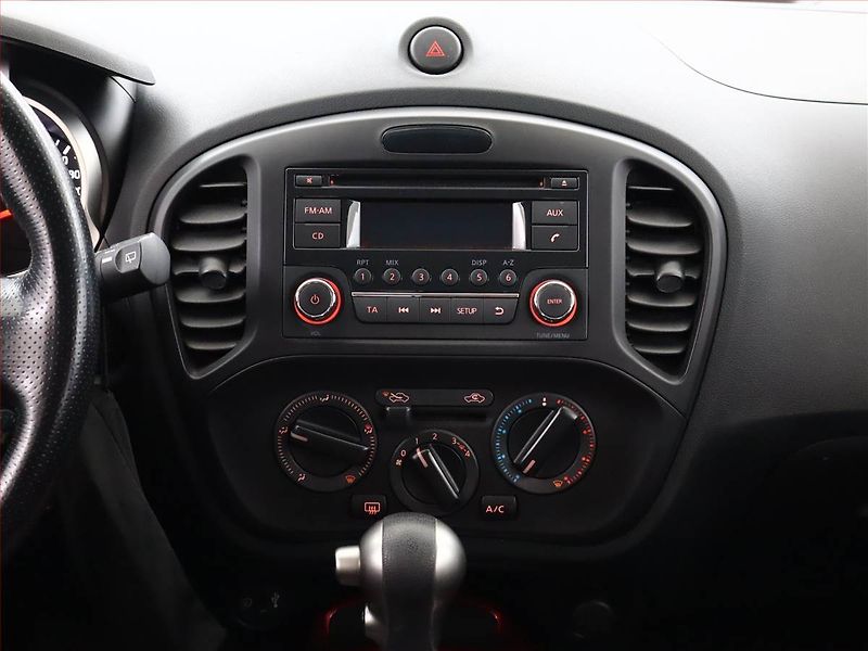 Nissan Juke (2011) 1.6 i, Automat, Serv.kniha - fotka 10 z 15