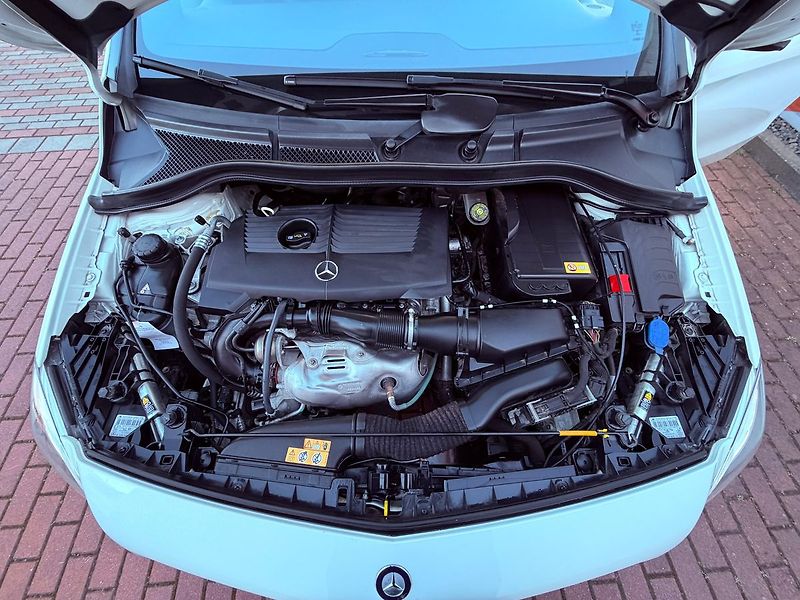 Mercedes-Benz Třídy B 180 Avantgarde 90 kW - fotka 26 z 27