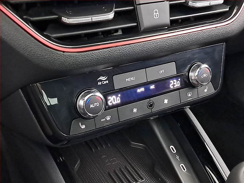 Škoda Kamiq (2025) 1.0 TSI, MONTE CARLO, KAMERA - fotka 14 z 20