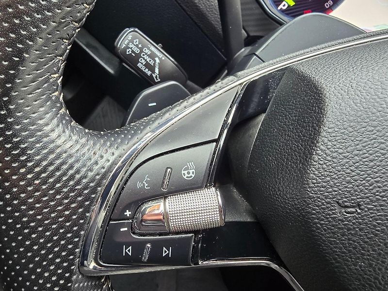 Škoda Superb 1.4TSi 160kW iV Sportline DSG - fotka 35 z 50