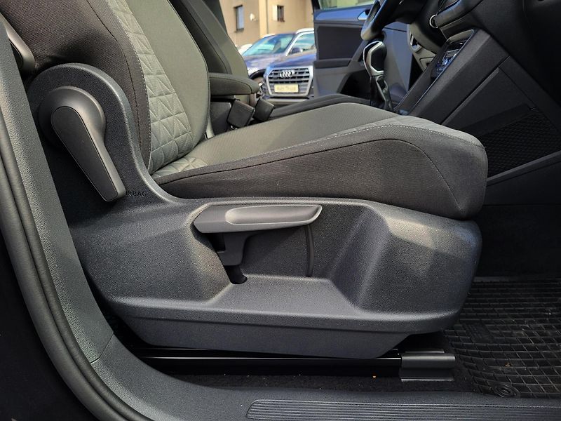 Volkswagen Tiguan 2.0 TDi 90kW LIFE - fotka 25 z 44