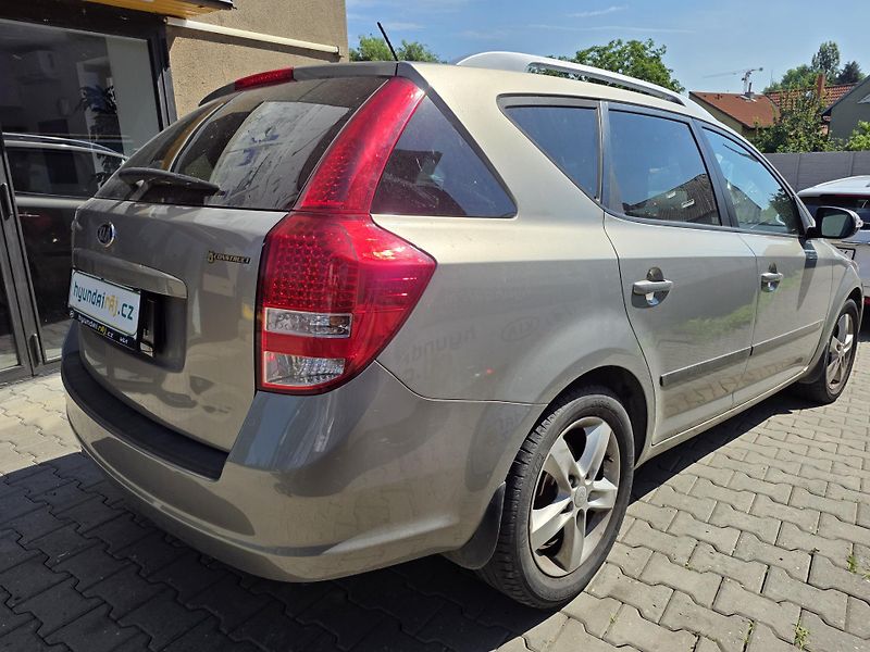 Kia Ceed 1.4-NÍZKÉ KM-ZACHOVALÝ STAV - fotka 10 z 11