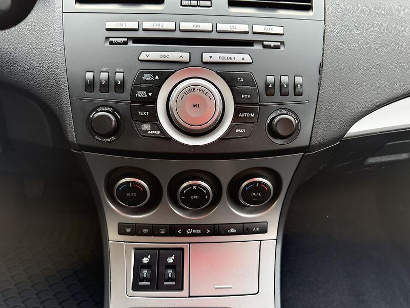 Mazda 3 1.6 Exclusive-Line - fotka 28 z 34