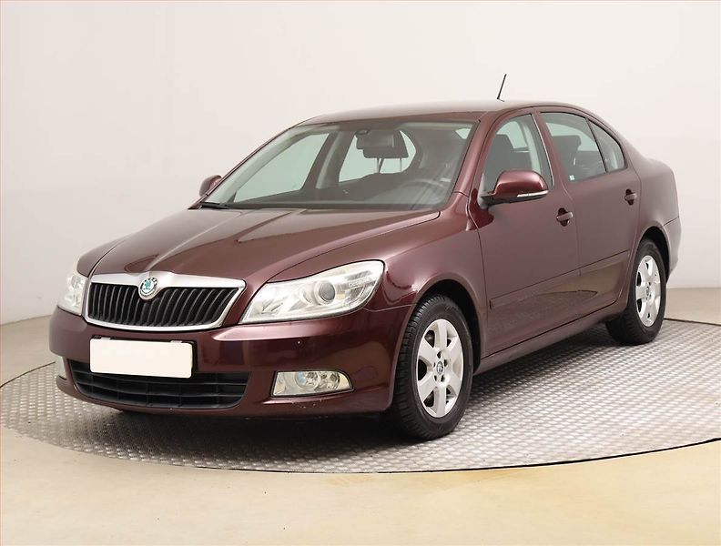 Škoda Octavia (2011) 2.0 TDI, Automat, nová STK - fotka 2 z 17