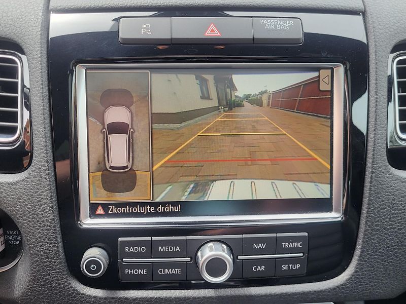 Volkswagen Touareg (2014) 4.2TDi V8 250KW*R-LINE*PANORAM - fotka 24 z 55