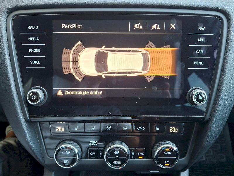 Škoda Octavia (2018) Combi Style Plus 4x4 2,0TDi 11 - fotka 17 z 32