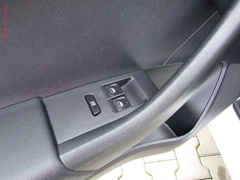 Škoda Rapid (2013) 1.6 TDi, Sport, navi - fotka 12 z 20