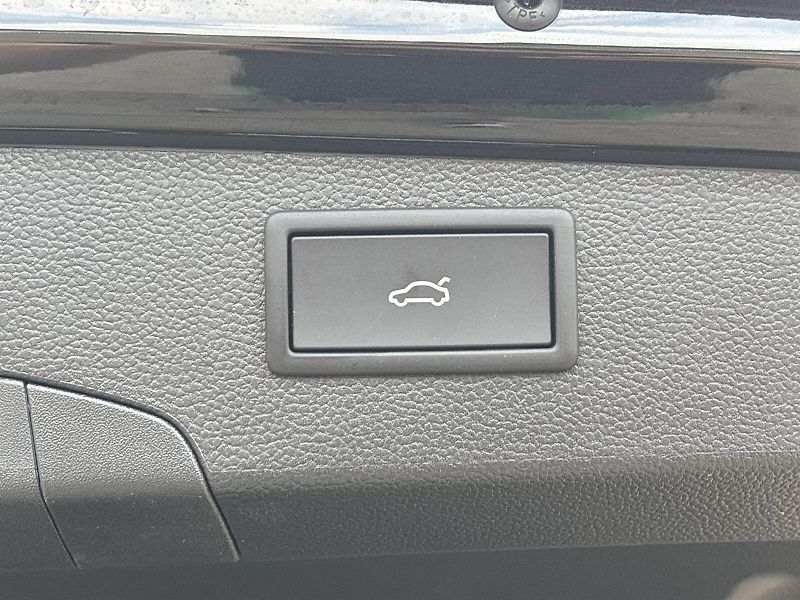 Škoda Superb (2025) Combi 1.5 TSI iV DSG L&K - fotka 25 z 33