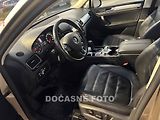 Volkswagen Touareg (2017) 3.0 TDi 4x4, servis.kniha, AT - náhled 2