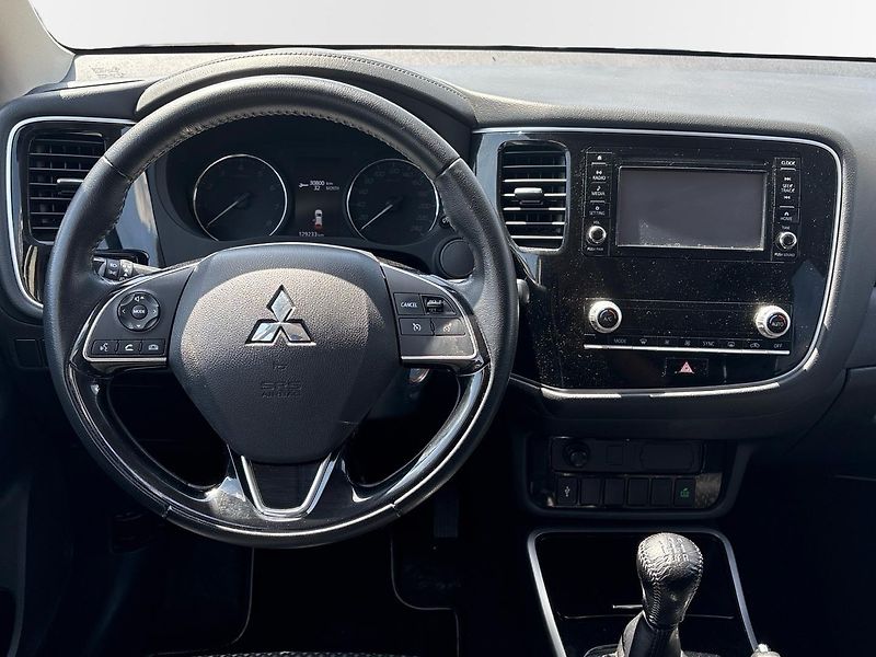 Mitsubishi Outlander (2021)  INTENSE 2.0 MIVEC 5MT 2WD - fotka 5 z 20