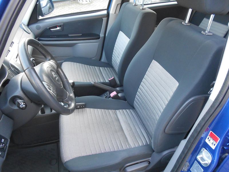 Suzuki SX4 1,6i 79kW 4X4 ČR - fotka 7 z 12