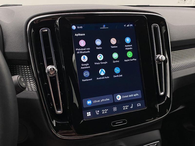 Volvo XC40 PURE ELECTRIC REZERVACE - fotka 8 z 52