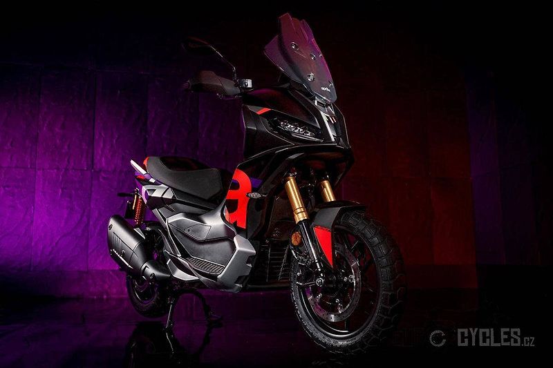 Aprilia (2026) SR GT 400 RALLY REPLICA E5+ - fotka 13 z 19