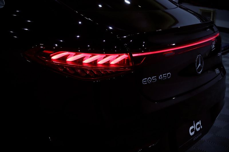 Mercedes-Benz EQS 450 4Matic AMG Line - fotka 8 z 36