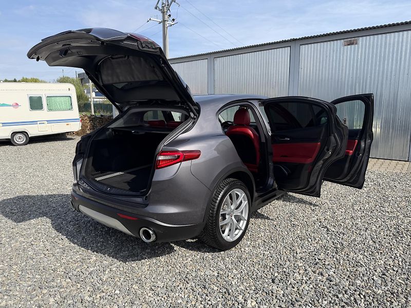 Alfa Romeo Stelvio 2.2JTDM Q4 4x4 210PS VELOCE 1A - fotka 135 z 167