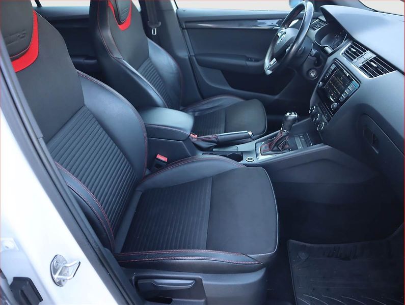 Škoda Octavia (2016) RS 2.0 TDI, Automat, Kůže - fotka 9 z 22