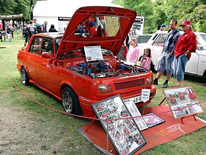AMG 300 SEL má zajímavou přezdívku. Vozu se říká 