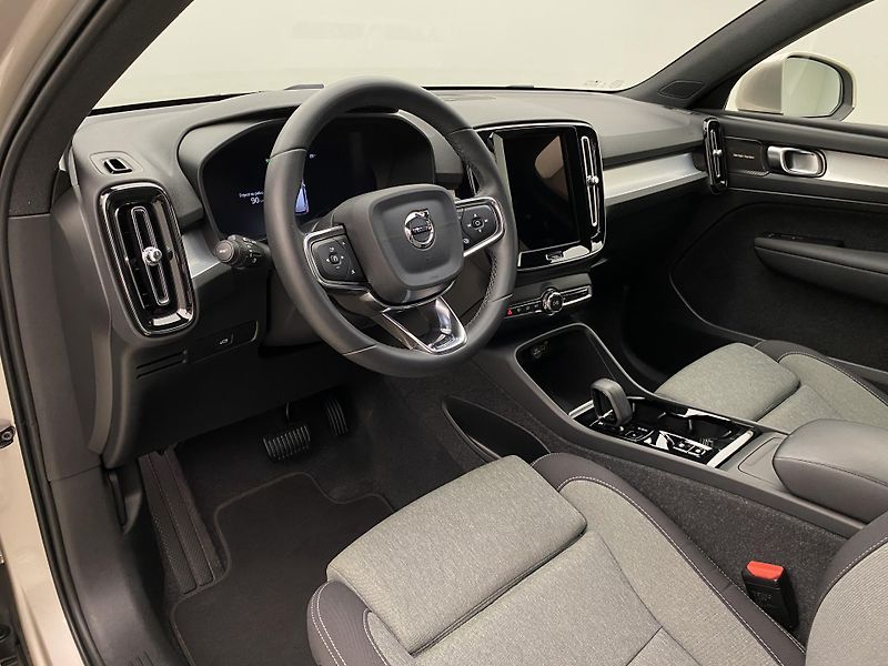 Volvo XC40 B4 BRIGHT PLUS AUT CZ - fotka 4 z 56