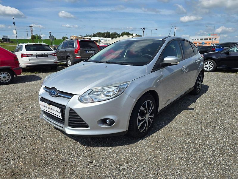 Ford Focus (2011) 1.6i 77KW garance km - fotka 3 z 25