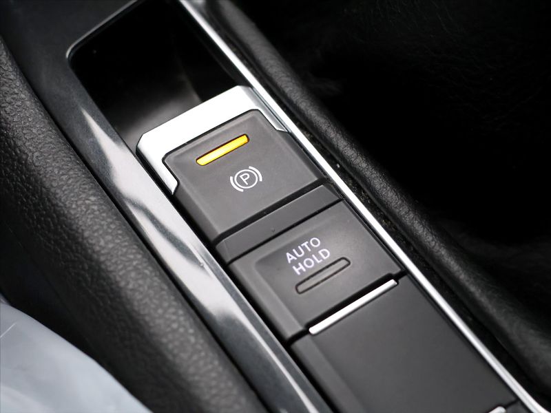 Volkswagen Tiguan 1,5 TSI 110kW LED Virtual Navi - fotka 29 z 39