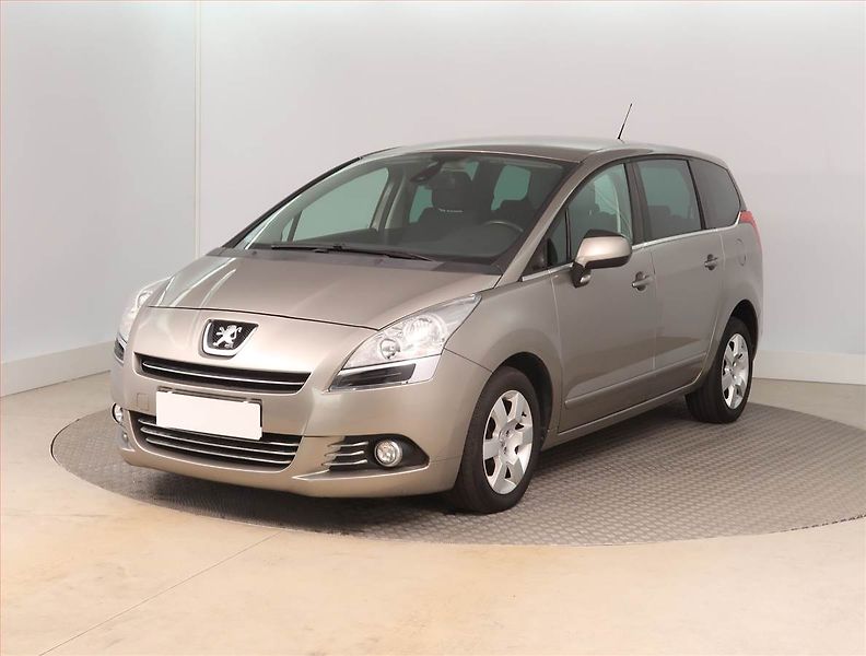 Peugeot 5008 (2012) 1.6 HDi, Serv.kniha, Tempomat - fotka 2 z 15