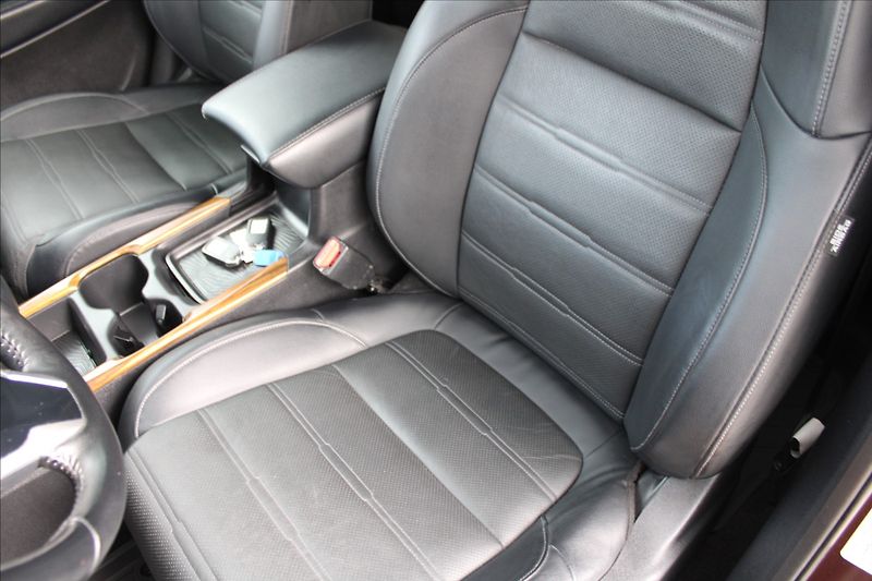 Honda CR-V 2,0 i  DPH,A/T,4x4,EXECUTIVE - fotka 28 z 47