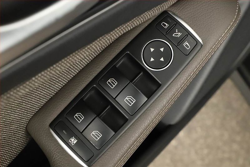 Mercedes-Benz GLA (2017) 220 d 4MATIC - fotka 20 z 21