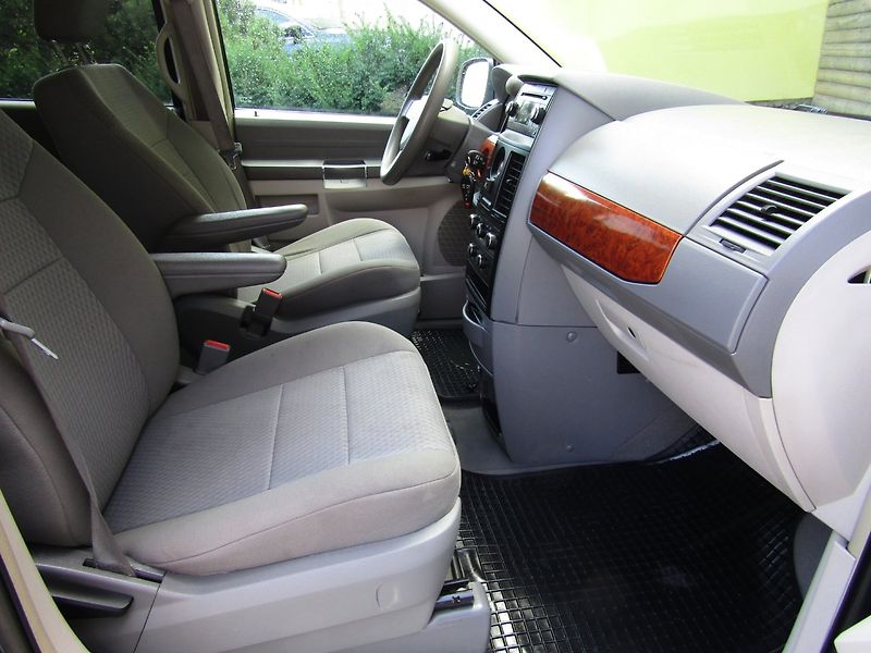 Chrysler Voyager (2007) 3.3 V6 128kW LPG 90L - fotka 24 z 35