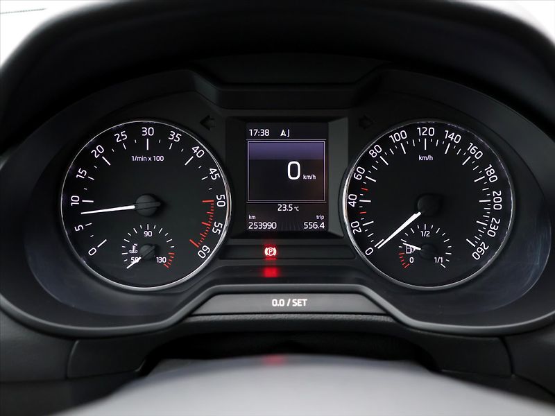 Škoda Octavia 2,0 TDI 110kW Style CZ - fotka 17 z 29
