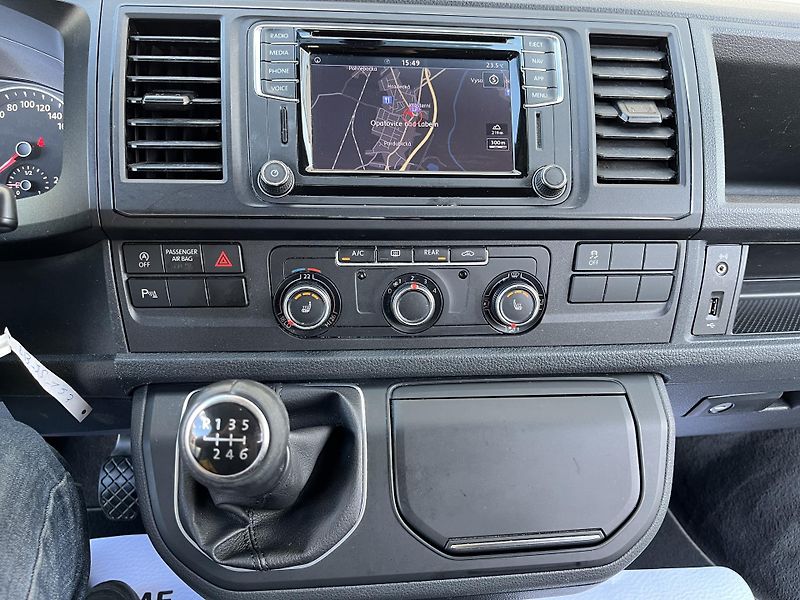 Volkswagen Multivan (2019) 2.0TDI*110KW*7MÍST*KAMERA*ACC  - fotka 18 z 33