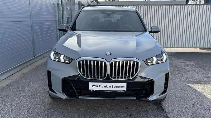 BMW X5 xDrive30d - fotka 6 z 15