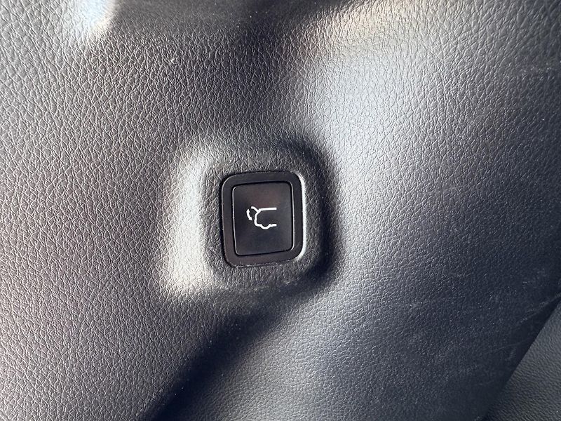 Jeep Compass S 4xe 1,3T 177kW*REZERVACE! - fotka 34 z 37