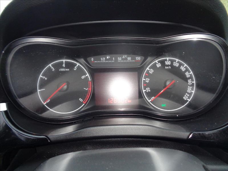 Opel Corsa 1,4 - fotka 12 z 14