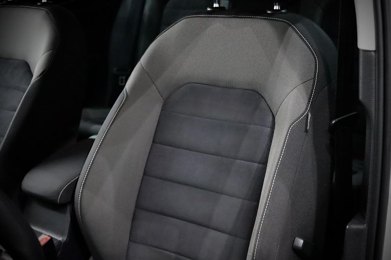 Volkswagen Golf 7 Variant 1.4 TSI 103 kW - fotka 14 z 39