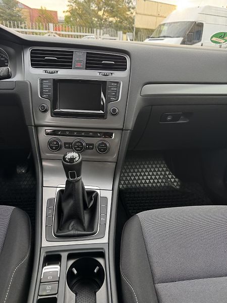 Volkswagen Golf (2015) 1.2 TSi 81KW 1.Majitel  - fotka 19 z 35