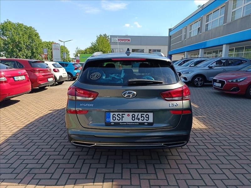 Hyundai i30 1,0 T-GDi, DCT, Automat Smart - fotka 7 z 21
