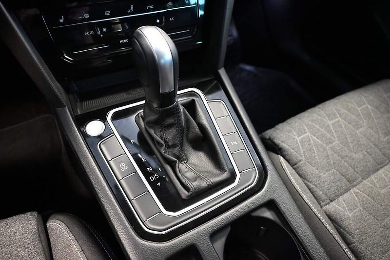 Volkswagen Passat (2023) 2.0 LED DSG ACC VIRTUAL Kamera - fotka 21 z 34